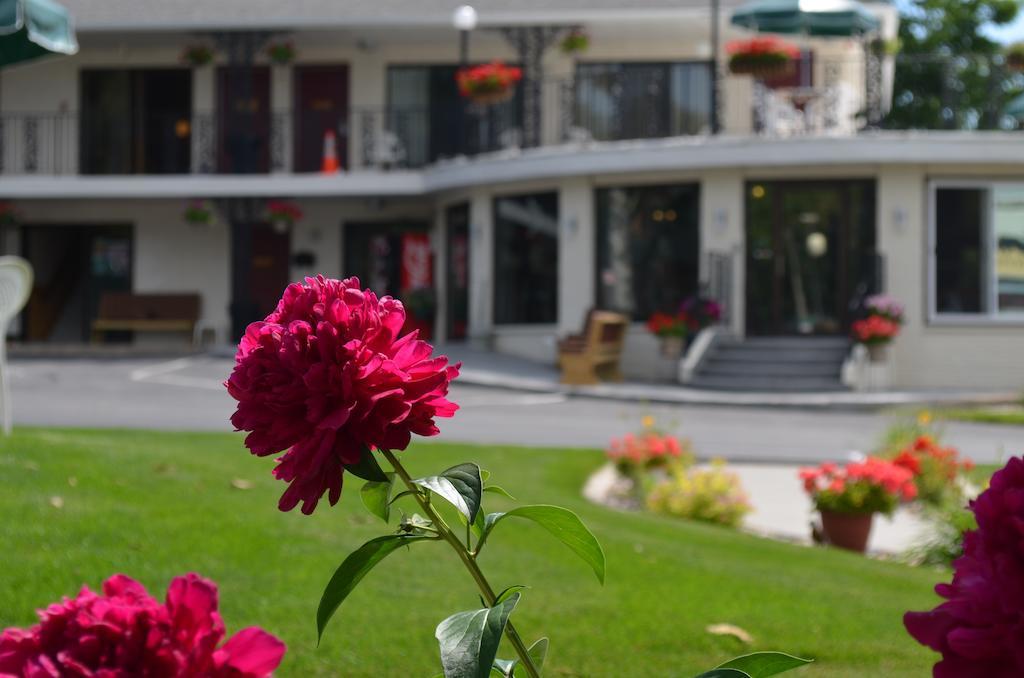 Amber'S Inn And Suites Вісконсин Деллс Екстер'єр фото